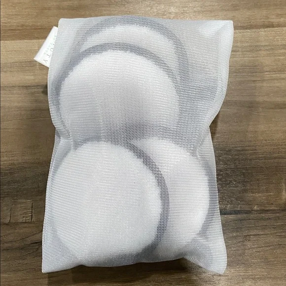 Beauty By Earth Reusable Microfiber Makeup Remover Pads - Picture 2 of 4